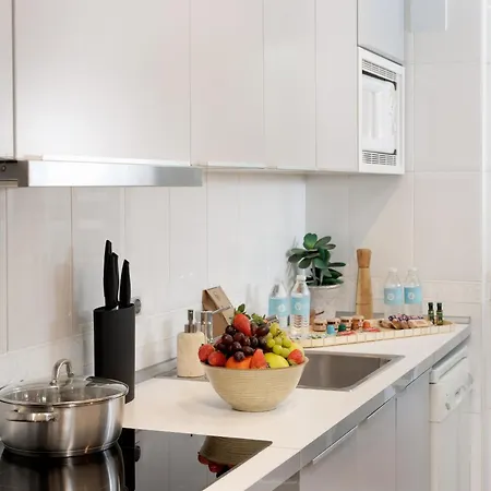 Marbella Banus Suites - Banus - Nueva Andalucia - Senorio De Aloha Urb - Premium Location - 2Br - 2Ba - Outdoor Terrace - Spectacular Sea & Mountain Views - Pool - Ideal For Families