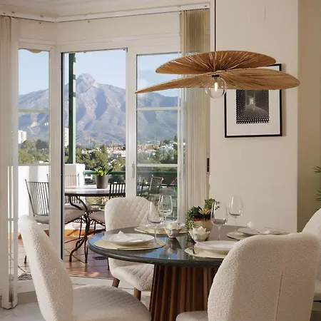 Marbella Banus Suites - Banus - Nueva Andalucia - Senorio De Aloha Urb - Premium Location - 2Br - 2Ba - Outdoor Terrace - Spectacular Sea & Mountain Views - Pool - Ideal For Families 公寓 *