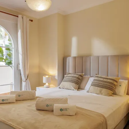 Marbella Banus Suites - Banus - Nueva Andalucia - Senorio De Aloha Urb - Premium Location - 2Br - 2Ba - Outdoor Terrace - Spectacular Sea & Mountain Views - Pool - Ideal For Families