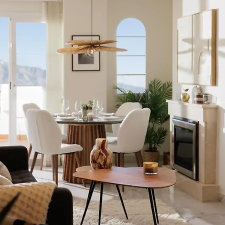 Marbella Banus Suites - Banus - Nueva Andalucia - Senorio De Aloha Urb - Premium Location - 2Br - 2Ba - Outdoor Terrace - Spectacular Sea & Mountain Views - Pool - Ideal For Families *