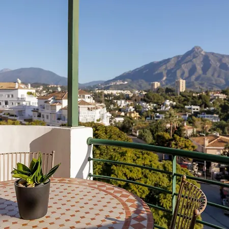 Marbella Banus Suites - Banus - Nueva Andalucia - Senorio De Aloha Urb - Premium Location - 2Br - 2Ba - Outdoor Terrace - Spectacular Sea & Mountain Views - Pool - Ideal For Families 公寓 *