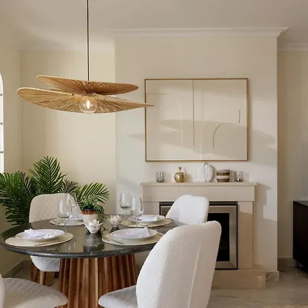 Marbella Banus Suites - Banus - Nueva Andalucia - Senorio De Aloha Urb - Premium Location - 2Br - 2Ba - Outdoor Terrace - Spectacular Sea & Mountain Views - Pool - Ideal For Families Διαμέρισμα