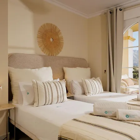 Marbella Banus Suites - Banus - Nueva Andalucia - Senorio De Aloha Urb - Premium Location - 2Br - 2Ba - Outdoor Terrace - Spectacular Sea & Mountain Views - Pool - Ideal For Families * Μαρμπέλλα