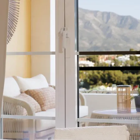 아파트 Banus - Senorio De Aloha Mountain & Sea Views *